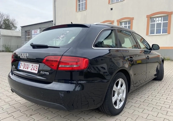 Audi A4 cena 34900 przebieg: 200000, rok produkcji 2008 z Sulejów małe 781